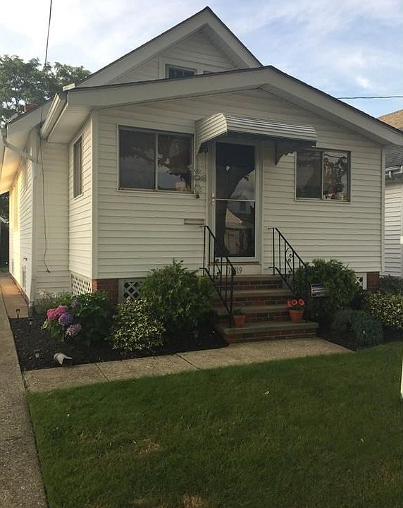 Beautifully maintained Bungalow