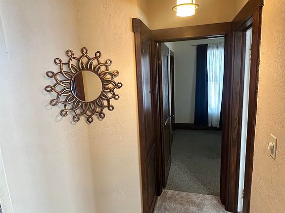 3rd image of 632 W Main St