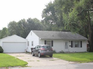 101 Arcadia Dr, Rantoul, IL 61866