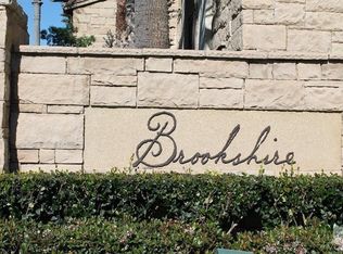 243 Riverdale Ct APT 402, Camarillo, CA 93012