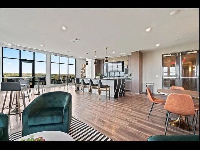 The Vue at Westchester Commons — Photo 14