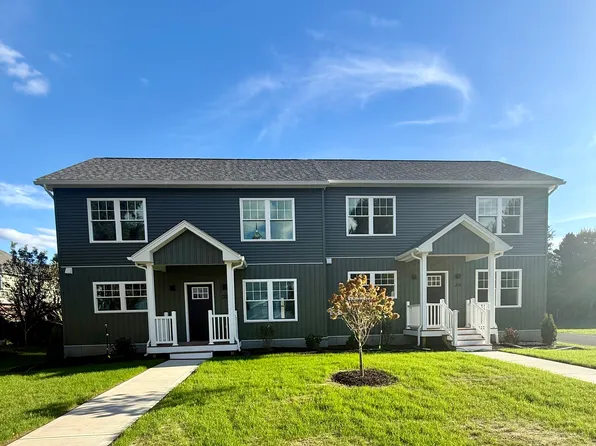 32 Knipfer Ave, Easthampton, MA