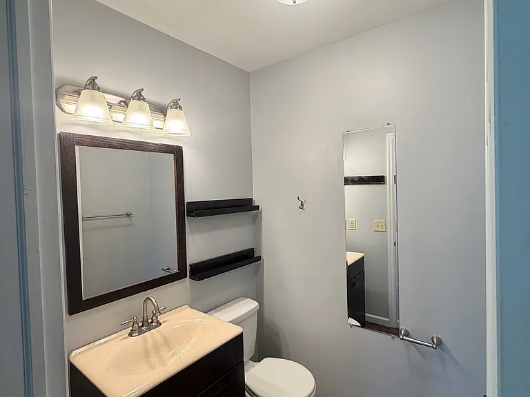 416 W Wenger Rd — Photo 24