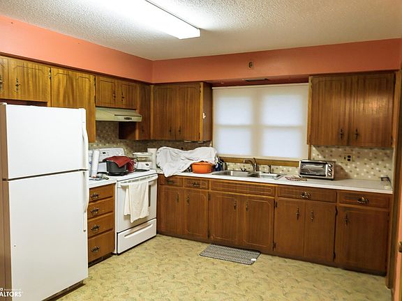 2nd image of 711 Simpson St