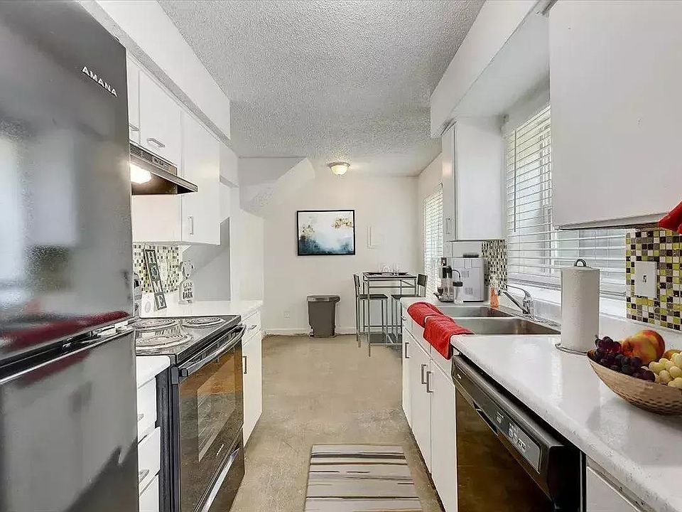 1st image of 2411 W Hickory St #9dc55c52d