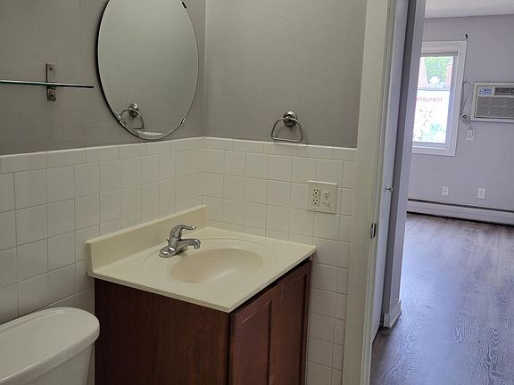 2nd image of 3900 Minnehaha Ave APT 102