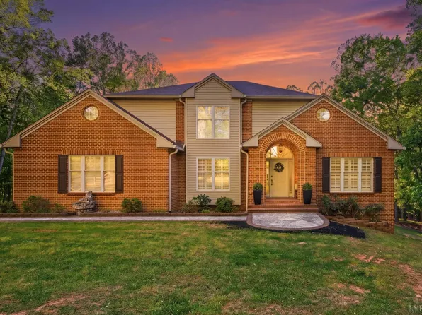 105 Fox Meadows Rd, Bedford, VA 24503