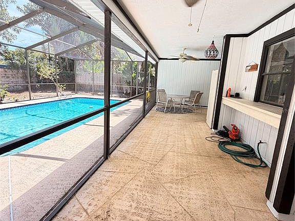 4th image of 1382 Sutton Place Dr