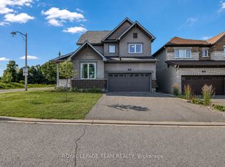 3 Stoneleigh St, Ottawa, ON K2G7A2
