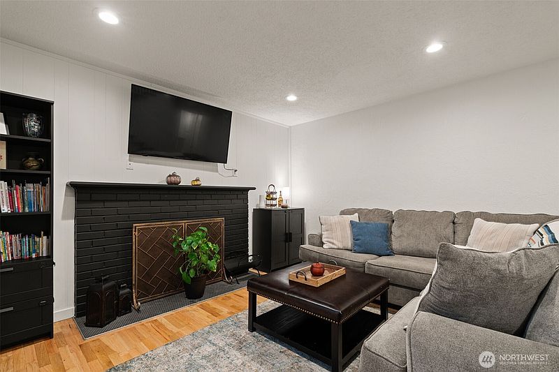 5th image of 710 141st Street S