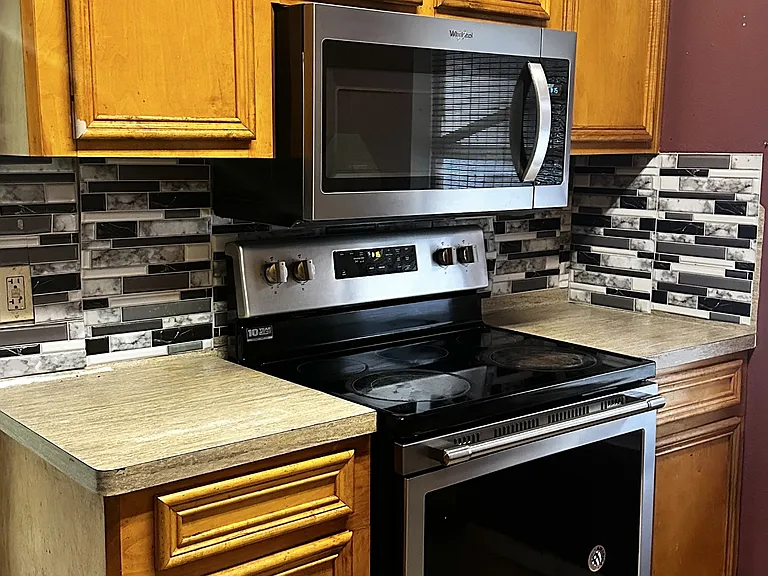 3605 Crestbrook Ct — Photo 3