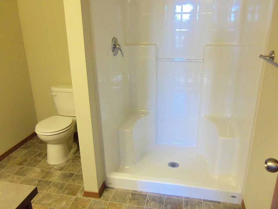 3/4 bath off master