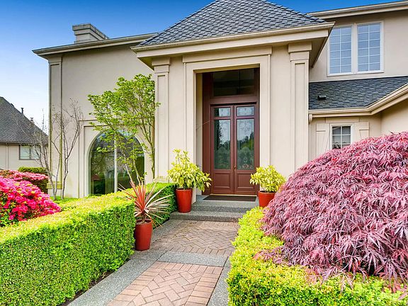 Grand entry way