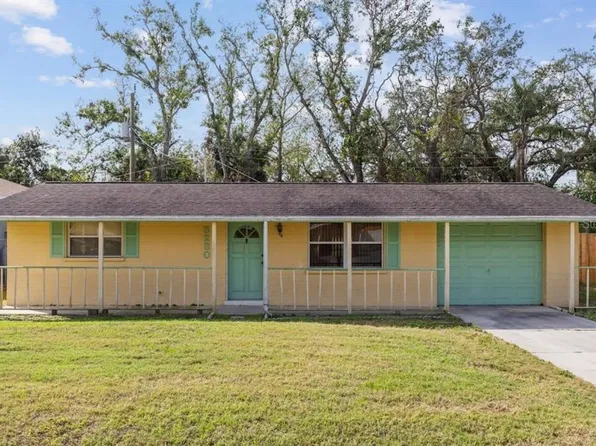 3230 Williamsburg St, Sarasota, FL 34231