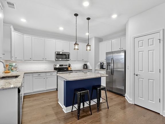 3rd image of 140 Sherringham Way
