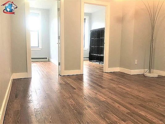 3rd image of 818 Macdonough St #2
