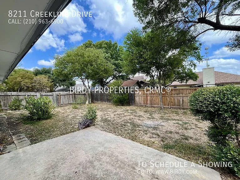 8211 Creekline Dr — Photo 30