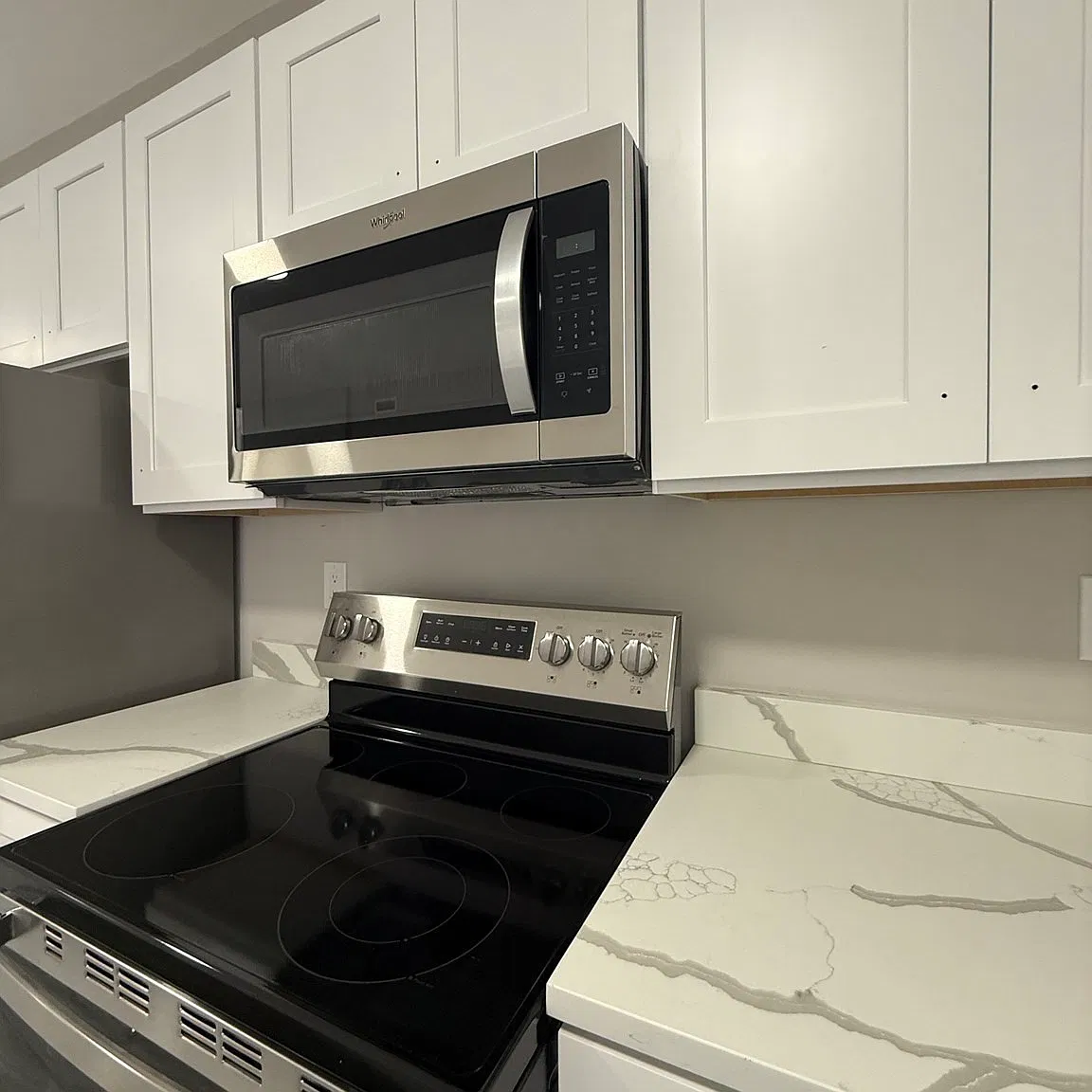 3 bed, 1000 sqft, $3,200 — Photo 4