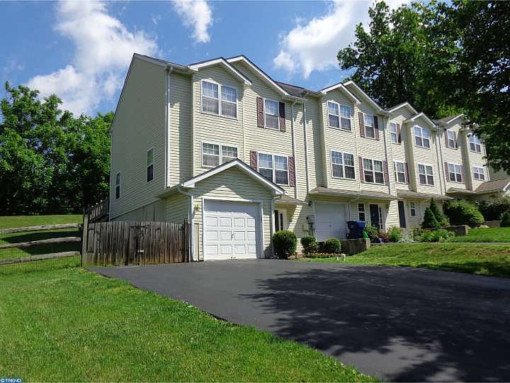 1st image of 49 Pinckney Dr