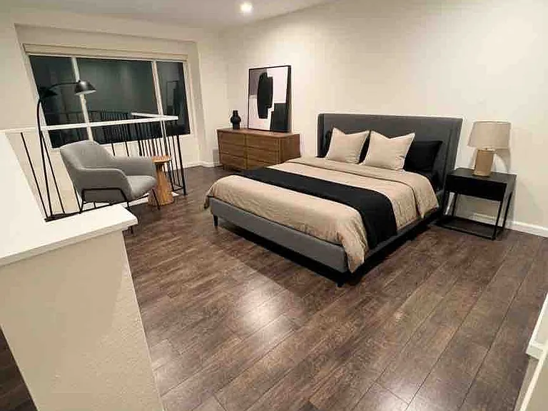 385 Mandarin Dr #5 — Photo 2