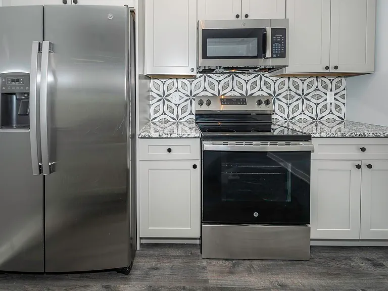 5395 Plymouth Rd — Photo 16