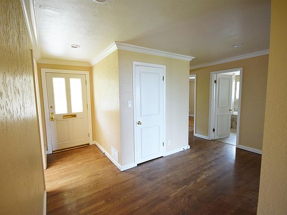 4th image of 4672 S Idlewild St