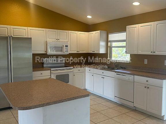 3rd image of 1513 NE 36th Ter