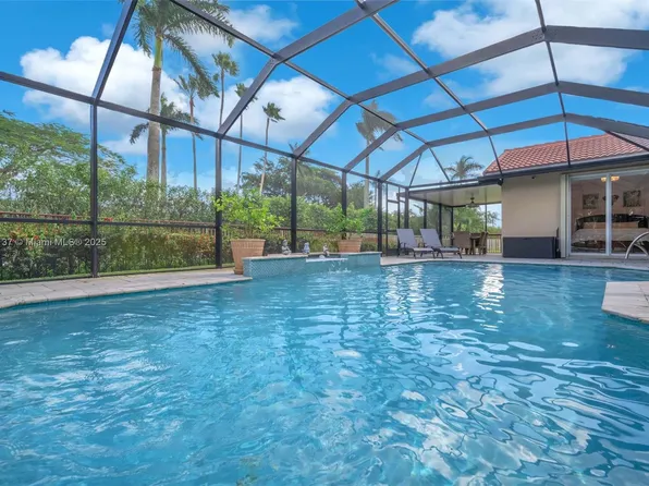 821 Cypress Pointe Dr E, Hollywood, FL 33027