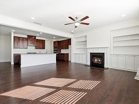 4th image of 3425 Hardy St