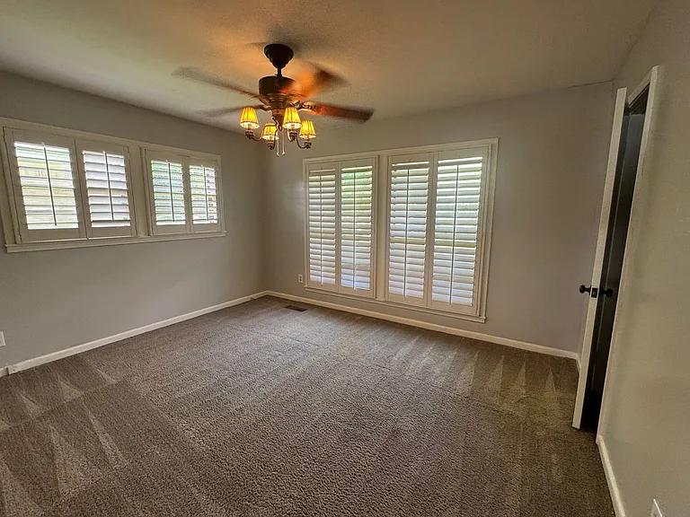 2349 Mount Carmel Dr — Photo 12
