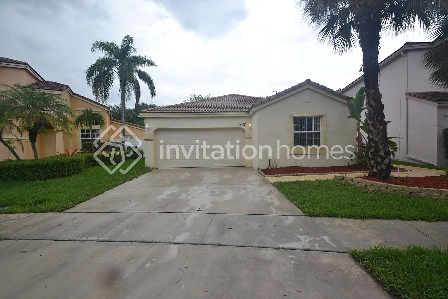 1457 NW 156th Ave Pembroke Pines, FL 33028 — Photo 1