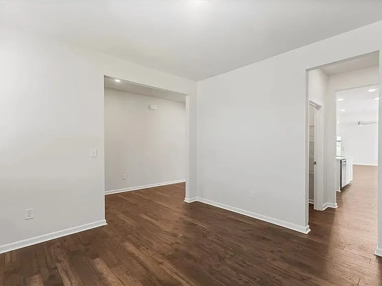 1021 Skidway Dr — Photo 8