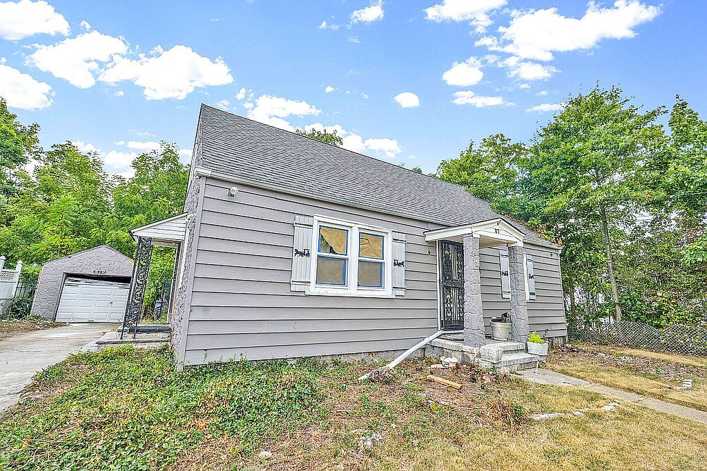 37 Cottage Pl, Roosevelt, NY 11575 | Zillow