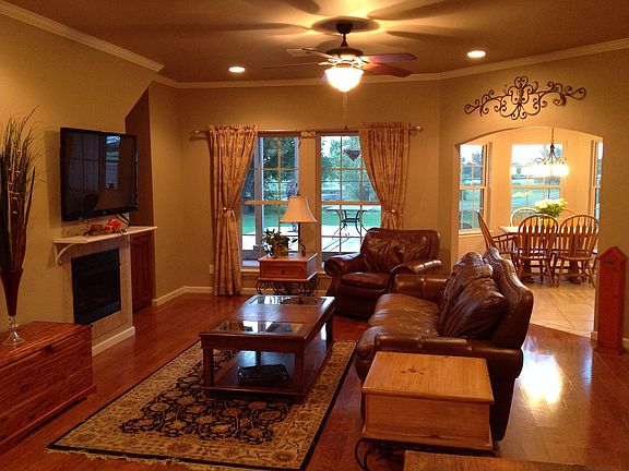 Living area, wood floors