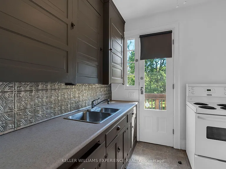 101 Clapperton St #5 — Photo 6