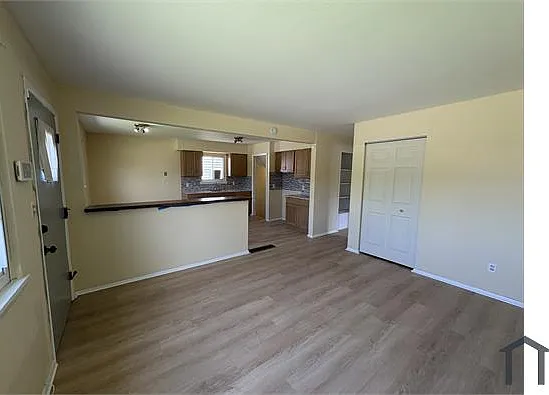 3 bed, 912 sqft, $1,750 — Photo 3