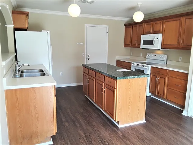 30126 Rattana Ct — Photo 2