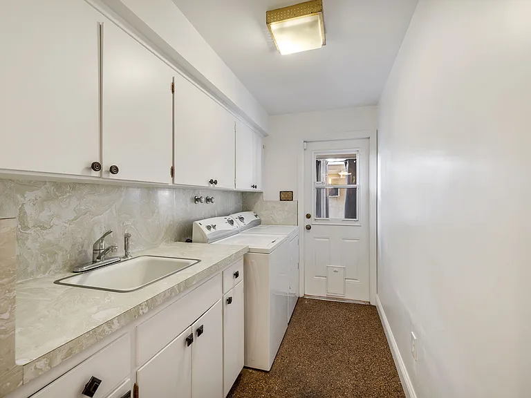 1427 N Arthur Ave — Photo 9