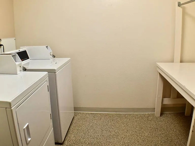 Woodridge Apartments — Photo 12