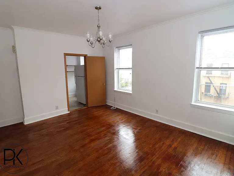 597 Leonard St #3R — Photo 3