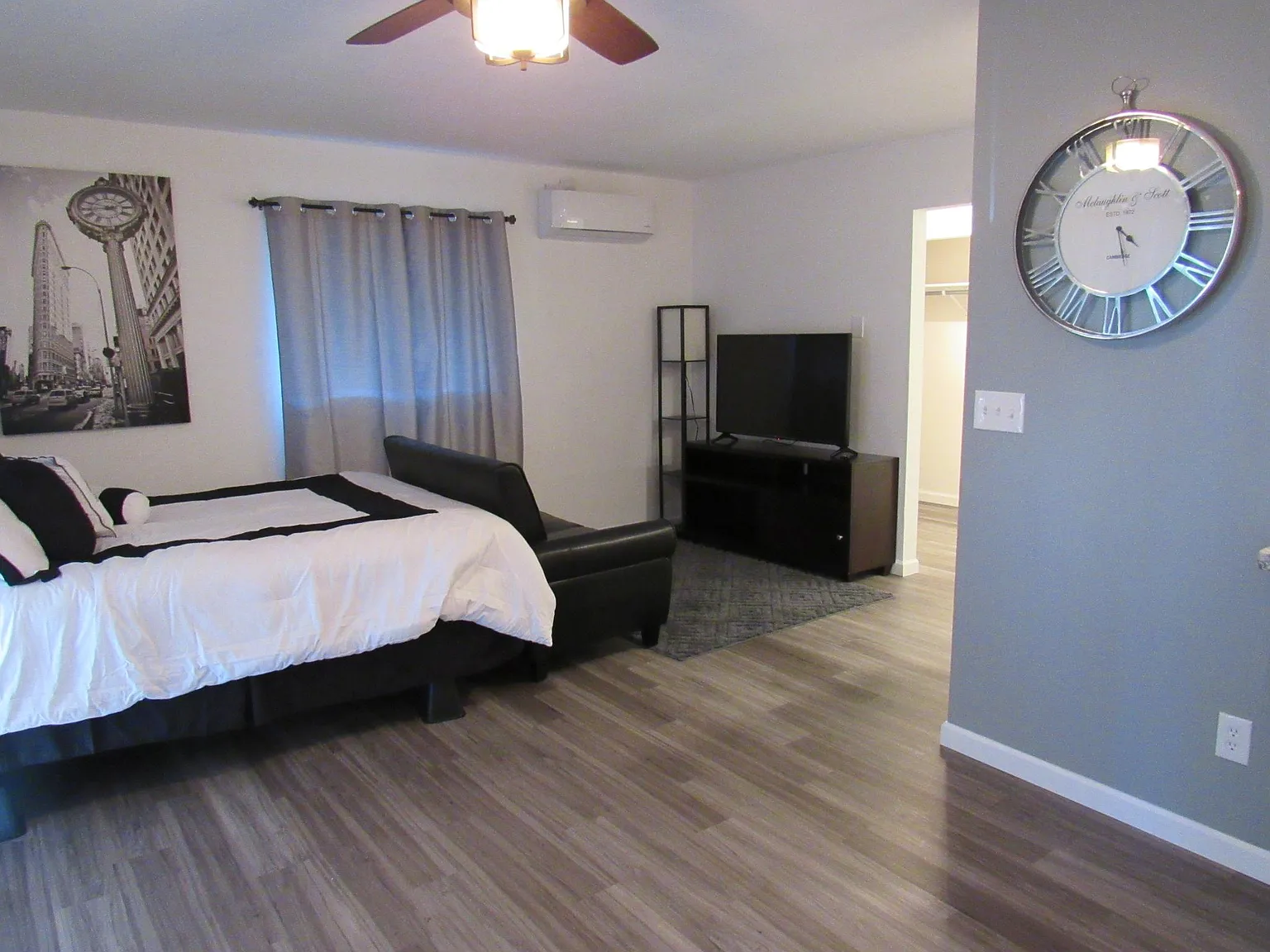 8301 E Florentine Rd — Photo 2