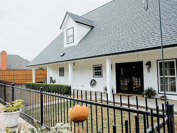 4th image of 204 Harris Dr