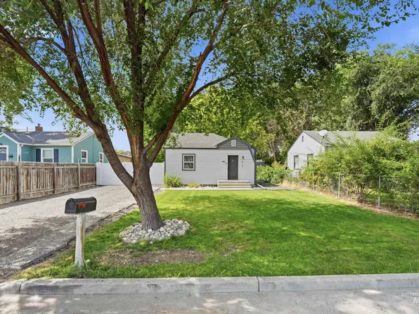 419 S Locust St, Nampa, ID 83686