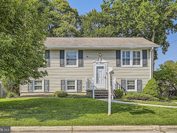 3rd image of 400 Winton Ave
