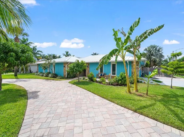 558 W Amherst Cir, Satellite Beach, FL 32937