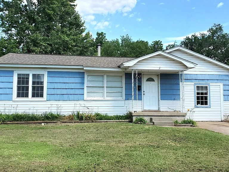2601 S Glenn Ave — Photo 1