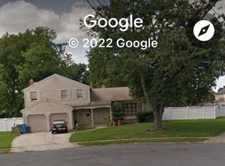 14 Sandringham Pl, Cherry Hill, NJ 08003