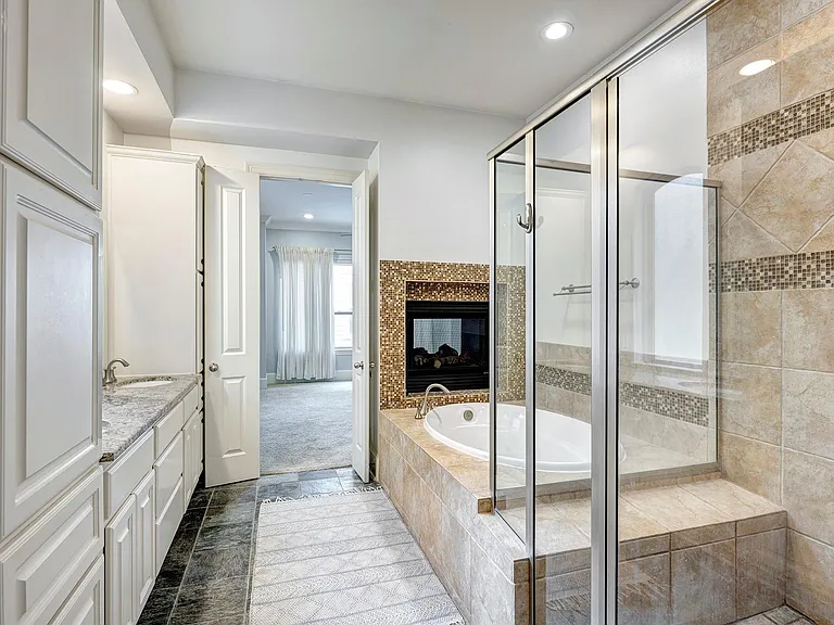 931 W 23rd St #B — Photo 13