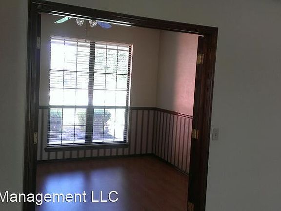 5th image of 1824 SE 2nd St