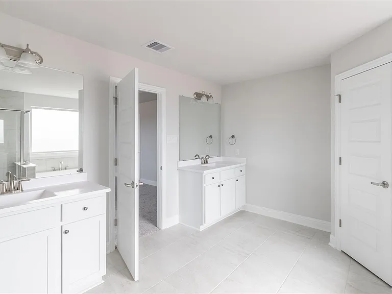 401 Sunray Lake Ln — Photo 18